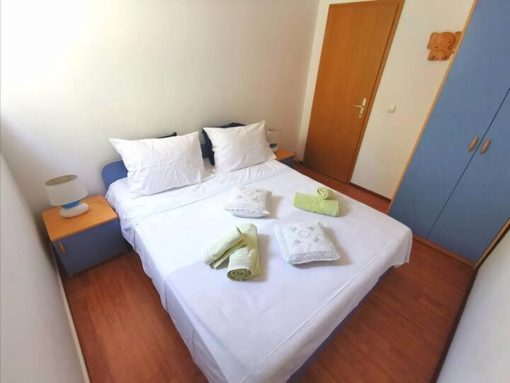 Apartment Biljana Бол Экстерьер фото