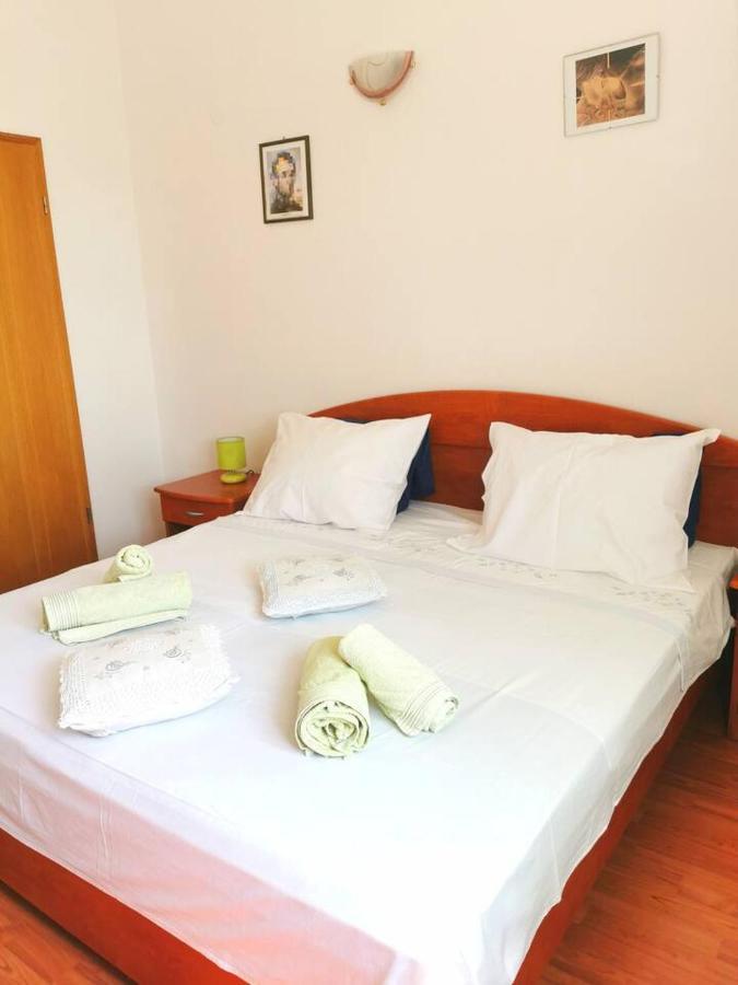 Apartment Biljana Бол Экстерьер фото